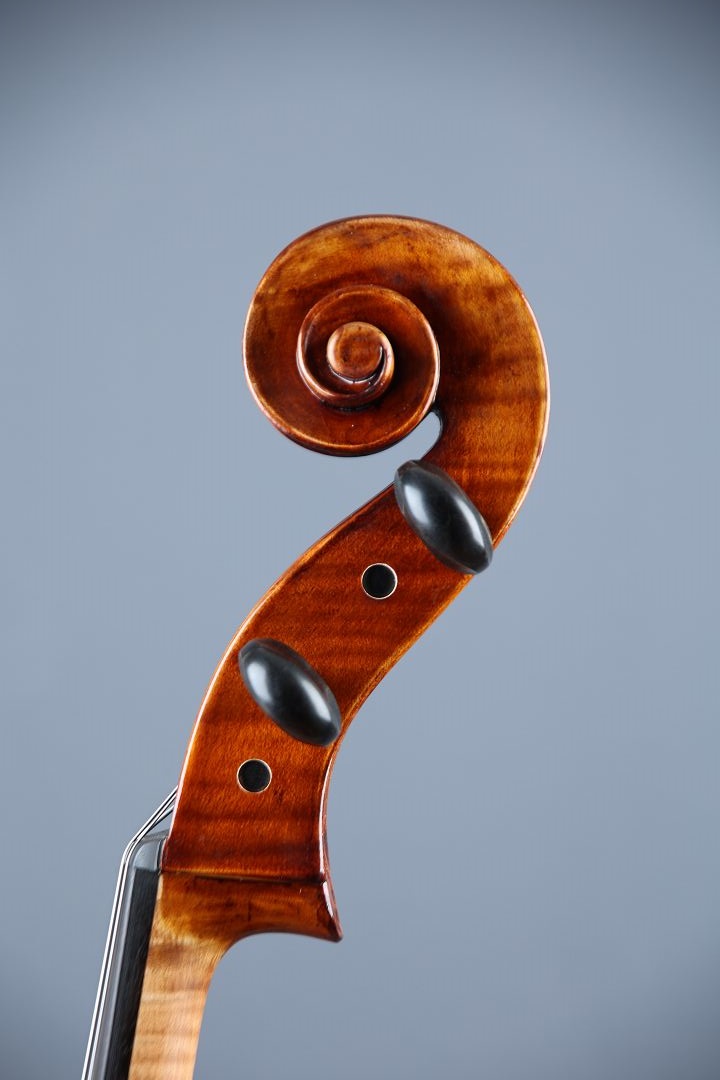 Leonhardt Rainer W. - Mittenwald anno 2024 - Die Haselnuss - 7/8 Cello - C-348